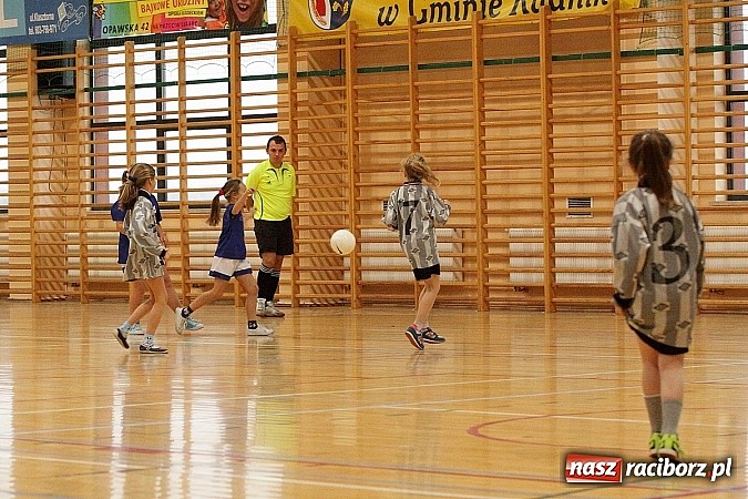 Zdjęcie w galerii na portalu naszraciborz.pl: Młode piłkarki zawalczyły o Powiatowy Puchar Tymbarku w Rudniku! wiadomości z regionu