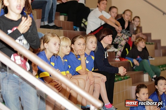 Zdjęcie w galerii na portalu naszraciborz.pl: Młode piłkarki zawalczyły o Powiatowy Puchar Tymbarku w Rudniku! wiadomości z regionu