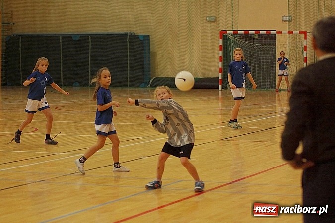 Zdjęcie w galerii na portalu naszraciborz.pl: Młode piłkarki zawalczyły o Powiatowy Puchar Tymbarku w Rudniku! wiadomości z regionu