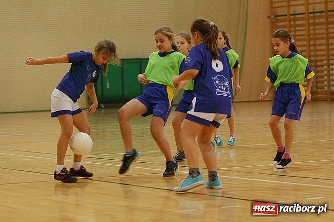 Zdjęcie w galerii na portalu naszraciborz.pl: Młode piłkarki zawalczyły o Powiatowy Puchar Tymbarku w Rudniku! wiadomości z regionu