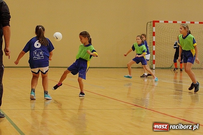 Zdjęcie w galerii na portalu naszraciborz.pl: Młode piłkarki zawalczyły o Powiatowy Puchar Tymbarku w Rudniku! wiadomości z regionu