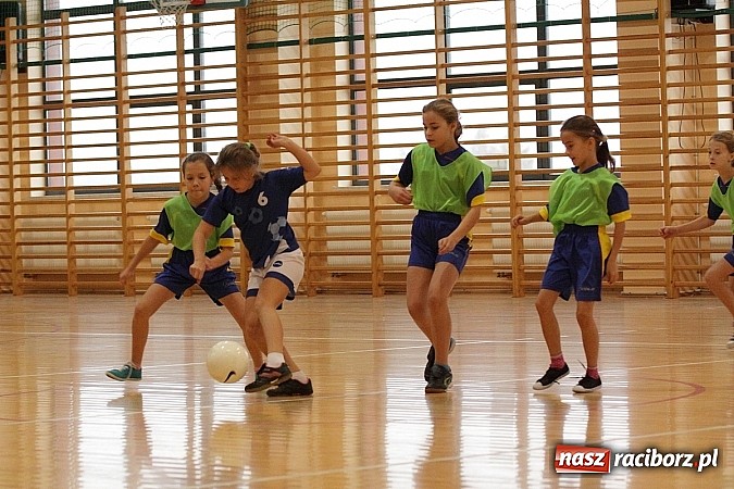 Zdjęcie w galerii na portalu naszraciborz.pl: Młode piłkarki zawalczyły o Powiatowy Puchar Tymbarku w Rudniku! wiadomości z regionu