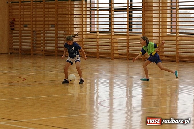 Zdjęcie w galerii na portalu naszraciborz.pl: Młode piłkarki zawalczyły o Powiatowy Puchar Tymbarku w Rudniku! wiadomości z regionu