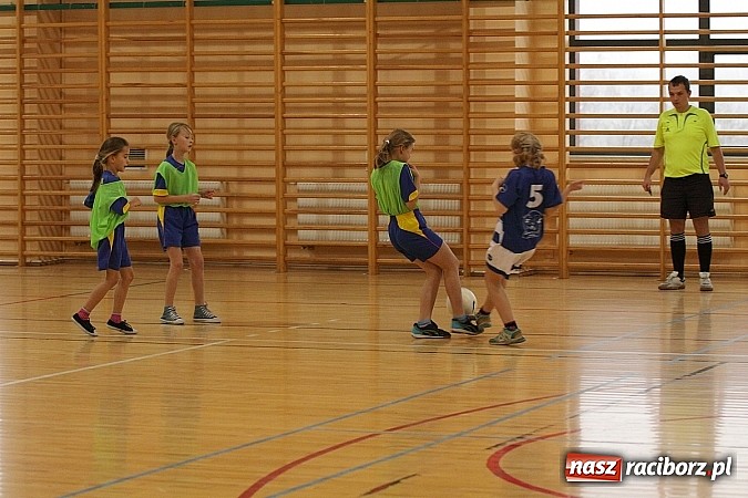 Zdjęcie w galerii na portalu naszraciborz.pl: Młode piłkarki zawalczyły o Powiatowy Puchar Tymbarku w Rudniku! wiadomości z regionu