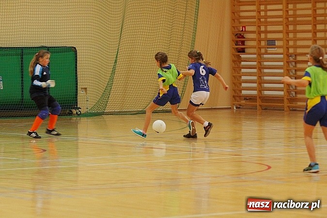 Zdjęcie w galerii na portalu naszraciborz.pl: Młode piłkarki zawalczyły o Powiatowy Puchar Tymbarku w Rudniku! wiadomości z regionu