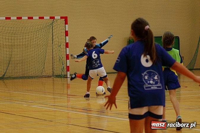 Zdjęcie w galerii na portalu naszraciborz.pl: Młode piłkarki zawalczyły o Powiatowy Puchar Tymbarku w Rudniku! wiadomości z regionu