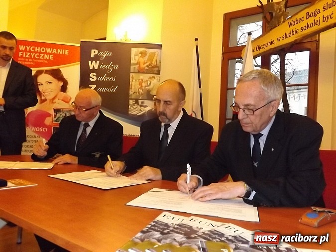 Zdjęcie w galerii na portalu naszraciborz.pl: PWSZ zawarła umowę partnerską z TG Sokół w Raciborzu  wiadomości z regionu