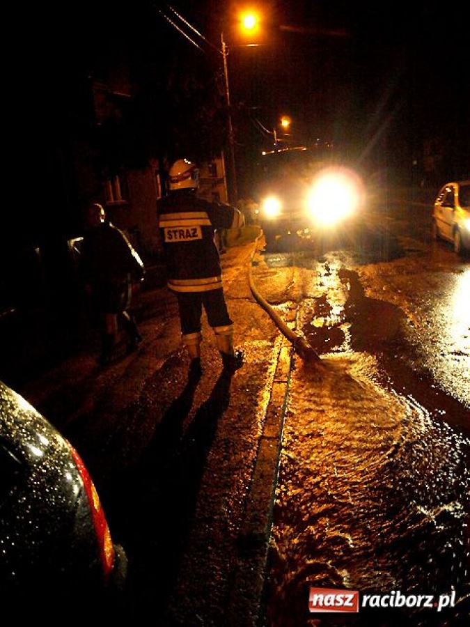 Zdjęcie w galerii na portalu naszraciborz.pl: Przez Hulczyńską przeszła fala wiadomości z regionu