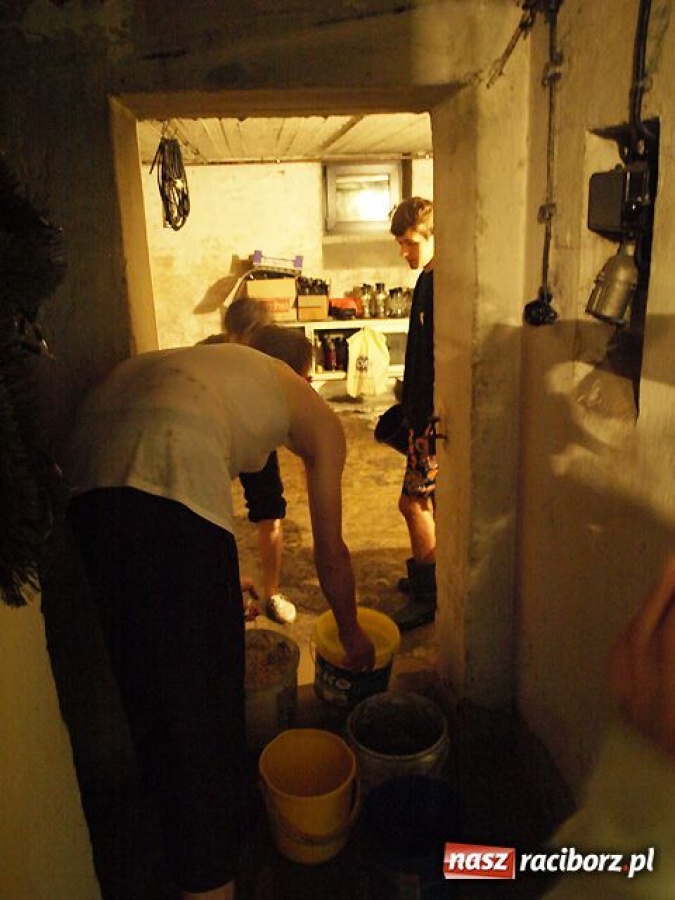 Zdjęcie w galerii na portalu naszraciborz.pl: Przez Hulczyńską przeszła fala wiadomości z regionu