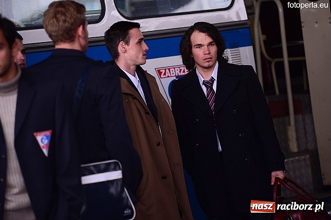 Zdjęcie w galerii na portalu naszraciborz.pl: Przejście graniczne w Chałupkach zamieniło się w plan filmowy. Jan Kidawa Błoński kręci tu film Gwiazdy. Na planie kilku znanych aktorów wiadomości z regionu