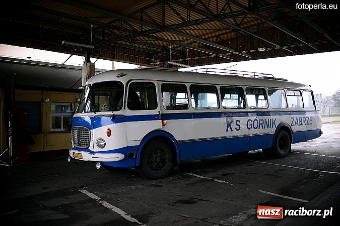 Zdjęcie w galerii na portalu naszraciborz.pl: Przejście graniczne w Chałupkach zamieniło się w plan filmowy. Jan Kidawa Błoński kręci tu film Gwiazdy. Na planie kilku znanych aktorów wiadomości z regionu