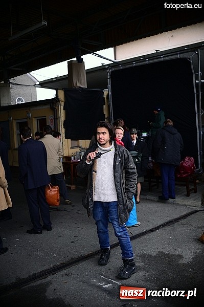 Zdjęcie w galerii na portalu naszraciborz.pl: Przejście graniczne w Chałupkach zamieniło się w plan filmowy. Jan Kidawa Błoński kręci tu film Gwiazdy. Na planie kilku znanych aktorów wiadomości z regionu