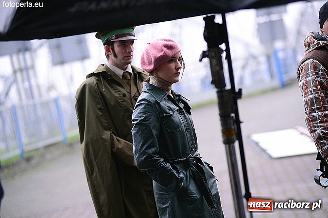 Zdjęcie w galerii na portalu naszraciborz.pl: Przejście graniczne w Chałupkach zamieniło się w plan filmowy. Jan Kidawa Błoński kręci tu film Gwiazdy. Na planie kilku znanych aktorów wiadomości z regionu