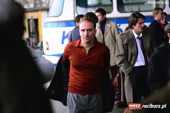 Zdjęcie w galerii na portalu naszraciborz.pl: Przejście graniczne w Chałupkach zamieniło się w plan filmowy. Jan Kidawa Błoński kręci tu film Gwiazdy. Na planie kilku znanych aktorów wiadomości z regionu