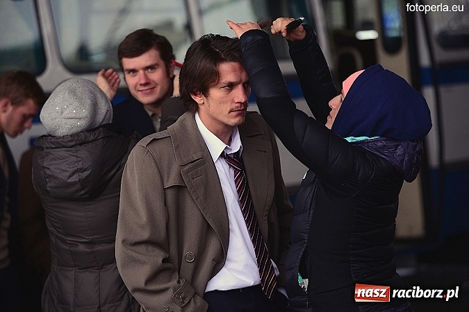 Zdjęcie w galerii na portalu naszraciborz.pl: Przejście graniczne w Chałupkach zamieniło się w plan filmowy. Jan Kidawa Błoński kręci tu film Gwiazdy. Na planie kilku znanych aktorów wiadomości z regionu