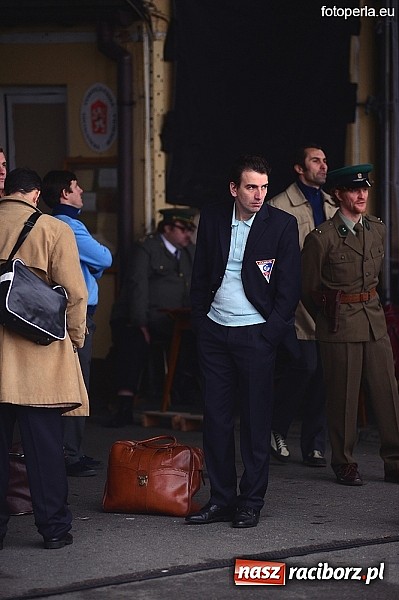 Zdjęcie w galerii na portalu naszraciborz.pl: Przejście graniczne w Chałupkach zamieniło się w plan filmowy. Jan Kidawa Błoński kręci tu film Gwiazdy. Na planie kilku znanych aktorów wiadomości z regionu