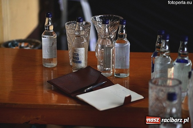 Zdjęcie w galerii na portalu naszraciborz.pl: Przejście graniczne w Chałupkach zamieniło się w plan filmowy. Jan Kidawa Błoński kręci tu film Gwiazdy. Na planie kilku znanych aktorów wiadomości z regionu