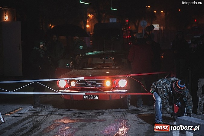 Zdjęcie w galerii na portalu naszraciborz.pl: Przejście graniczne w Chałupkach zamieniło się w plan filmowy. Jan Kidawa Błoński kręci tu film Gwiazdy. Na planie kilku znanych aktorów wiadomości z regionu