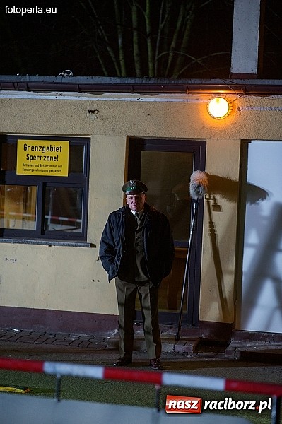Zdjęcie w galerii na portalu naszraciborz.pl: Przejście graniczne w Chałupkach zamieniło się w plan filmowy. Jan Kidawa Błoński kręci tu film Gwiazdy. Na planie kilku znanych aktorów wiadomości z regionu