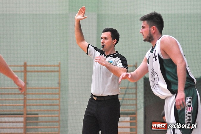 Zdjęcie w galerii na portalu naszraciborz.pl: Koszykówka: Wysoka porażka. Wynik lepszy od gry  wiadomości z regionu