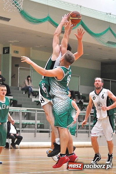 Zdjęcie w galerii na portalu naszraciborz.pl: Koszykówka: Wysoka porażka. Wynik lepszy od gry  wiadomości z regionu
