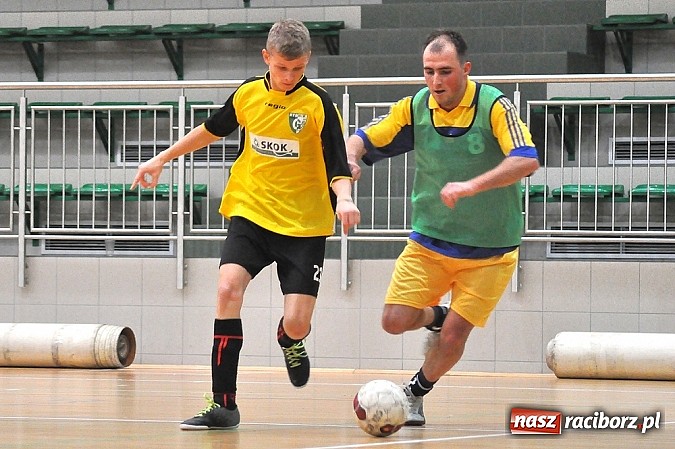 Zdjęcie w galerii na portalu naszraciborz.pl: Sześć stów w plecy trzy punkty do przodu wiadomości z regionu