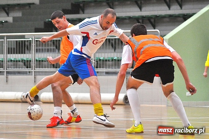 Zdjęcie w galerii na portalu naszraciborz.pl: Sześć stów w plecy trzy punkty do przodu wiadomości z regionu