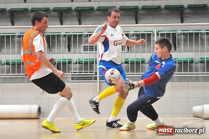 Zdjęcie w galerii na portalu naszraciborz.pl: Sześć stów w plecy trzy punkty do przodu wiadomości z regionu