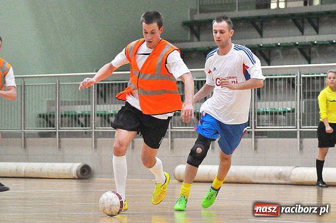 Zdjęcie w galerii na portalu naszraciborz.pl: Sześć stów w plecy trzy punkty do przodu wiadomości z regionu