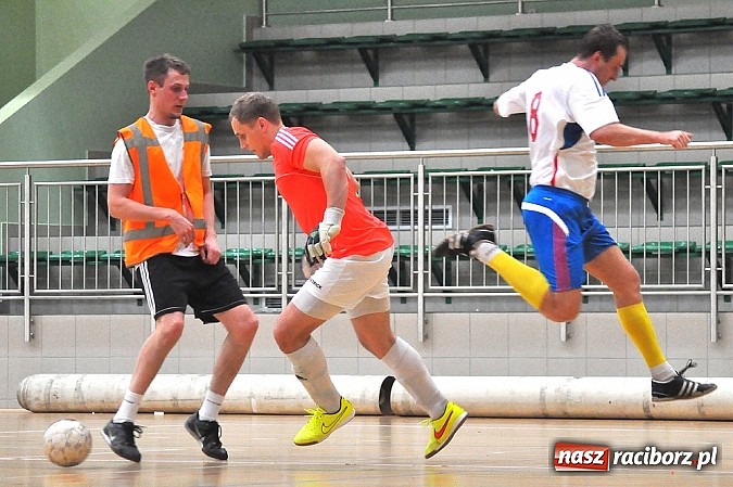 Zdjęcie w galerii na portalu naszraciborz.pl: Sześć stów w plecy trzy punkty do przodu wiadomości z regionu