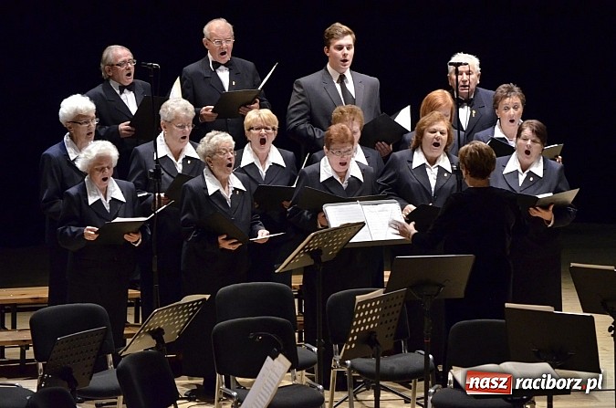Zdjęcie w galerii na portalu naszraciborz.pl: Wiecz&oacute;r w barokowym nastroju w Raciborskim Centrum Kultury wiadomości z regionu
