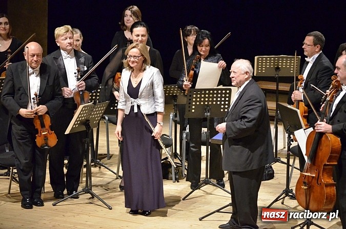 Zdjęcie w galerii na portalu naszraciborz.pl: Wiecz&oacute;r w barokowym nastroju w Raciborskim Centrum Kultury wiadomości z regionu