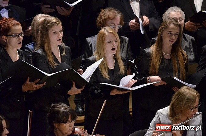 Zdjęcie w galerii na portalu naszraciborz.pl: Wiecz&oacute;r w barokowym nastroju w Raciborskim Centrum Kultury wiadomości z regionu