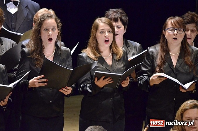 Zdjęcie w galerii na portalu naszraciborz.pl: Wiecz&oacute;r w barokowym nastroju w Raciborskim Centrum Kultury wiadomości z regionu