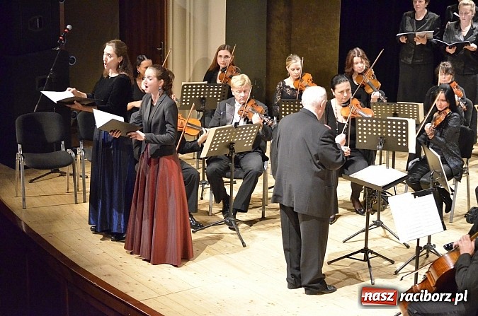 Zdjęcie w galerii na portalu naszraciborz.pl: Wiecz&oacute;r w barokowym nastroju w Raciborskim Centrum Kultury wiadomości z regionu