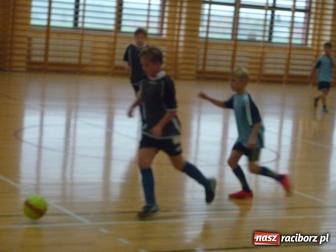 Zdjęcie w galerii na portalu naszraciborz.pl: Powiatowy półfinał Pucharu Tymbarku chłopców U12 wiadomości z regionu