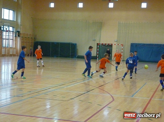 Zdjęcie w galerii na portalu naszraciborz.pl: Powiatowy półfinał Pucharu Tymbarku chłopców U12 wiadomości z regionu