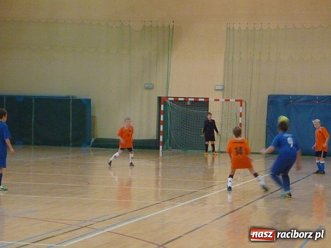 Zdjęcie w galerii na portalu naszraciborz.pl: Powiatowy półfinał Pucharu Tymbarku chłopców U12 wiadomości z regionu