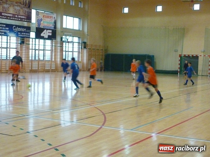 Zdjęcie w galerii na portalu naszraciborz.pl: Powiatowy półfinał Pucharu Tymbarku chłopców U12 wiadomości z regionu