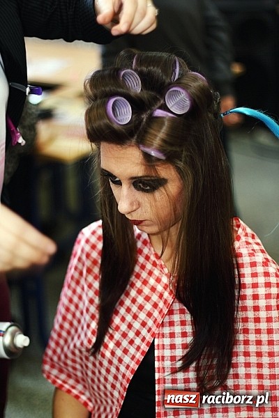 Zdjęcie w galerii na portalu naszraciborz.pl: Fryzjerskie wariacje w Zespole Szkół Zawodowych wiadomości z regionu