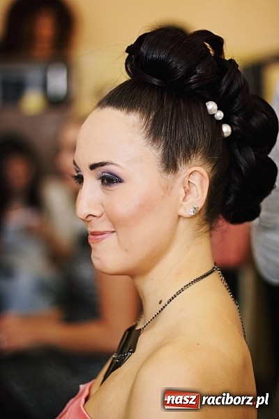 Zdjęcie w galerii na portalu naszraciborz.pl: Fryzjerskie wariacje w Zespole Szkół Zawodowych wiadomości z regionu