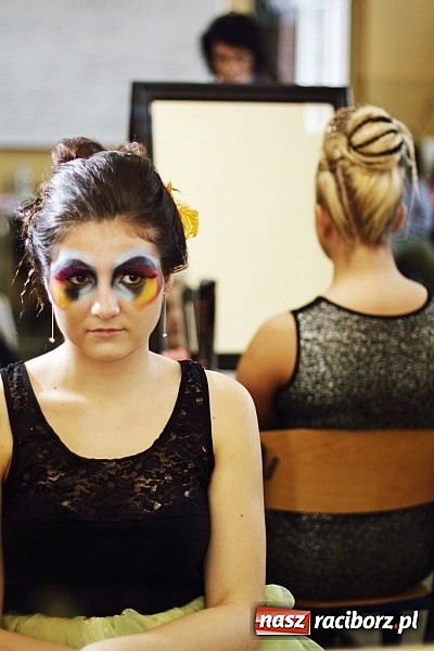 Zdjęcie w galerii na portalu naszraciborz.pl: Fryzjerskie wariacje w Zespole Szkół Zawodowych wiadomości z regionu