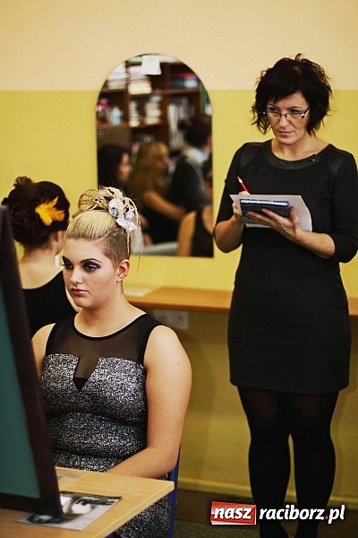 Zdjęcie w galerii na portalu naszraciborz.pl: Fryzjerskie wariacje w Zespole Szkół Zawodowych wiadomości z regionu