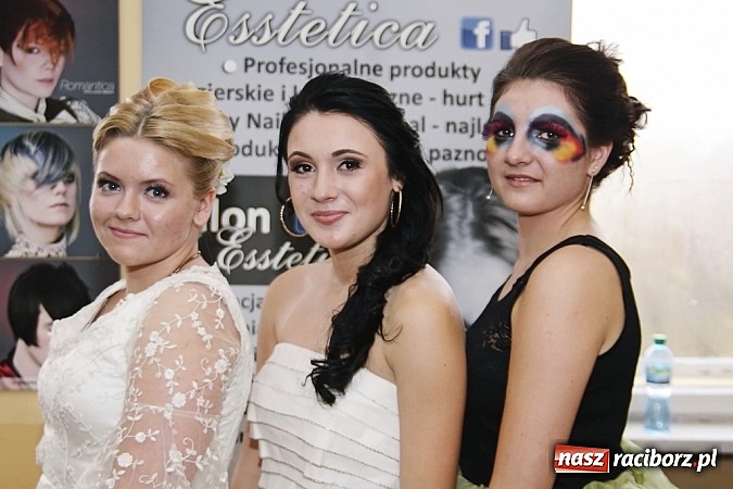 Zdjęcie w galerii na portalu naszraciborz.pl: Fryzjerskie wariacje w Zespole Szkół Zawodowych wiadomości z regionu