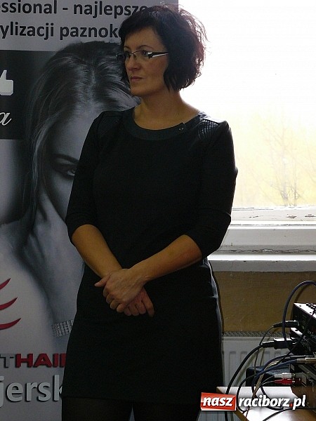 Zdjęcie w galerii na portalu naszraciborz.pl: Fryzjerskie wariacje w Zespole Szkół Zawodowych wiadomości z regionu