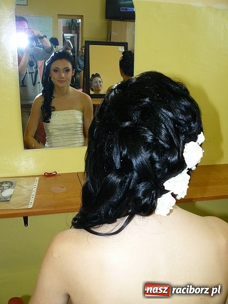 Zdjęcie w galerii na portalu naszraciborz.pl: Fryzjerskie wariacje w Zespole Szkół Zawodowych wiadomości z regionu