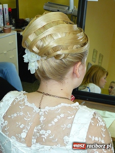 Zdjęcie w galerii na portalu naszraciborz.pl: Fryzjerskie wariacje w Zespole Szkół Zawodowych wiadomości z regionu