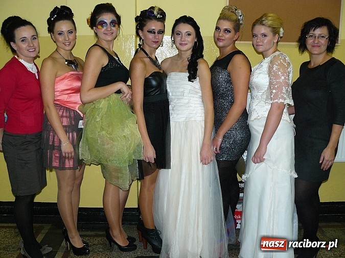 Zdjęcie w galerii na portalu naszraciborz.pl: Fryzjerskie wariacje w Zespole Szkół Zawodowych wiadomości z regionu