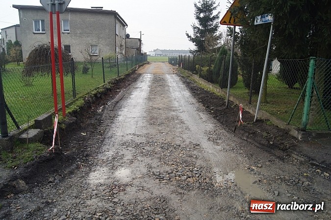 Zdjęcie w galerii na portalu naszraciborz.pl: Trwają remonty dróg w gminie Nędza wiadomości z regionu