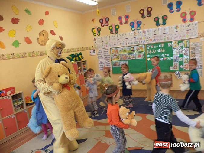 Zdjęcie w galerii na portalu naszraciborz.pl: Dzień Pluszowego Misia w Przedszkolu w Pietrowicach Wielkich wiadomości z regionu